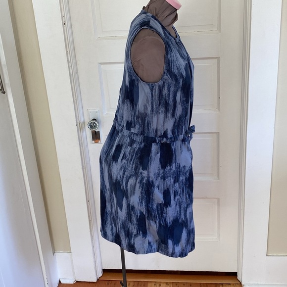 Gap Medium - Picture 2 of 5